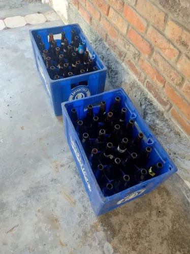 VENDO DOIS ENGRADADOS DE CERVEJA ANTARCTICA 600ML (CASCOS INCLUÍDOS)