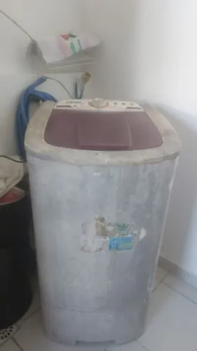 Máquina tanquinho Arno pegando tudo