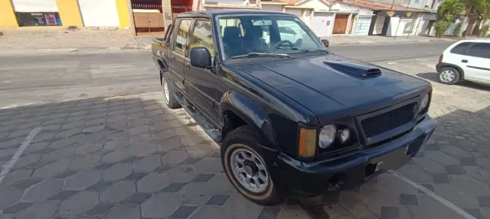 Mitsubishi L200 GLS 2.5 4X4 CD Diesel 2000