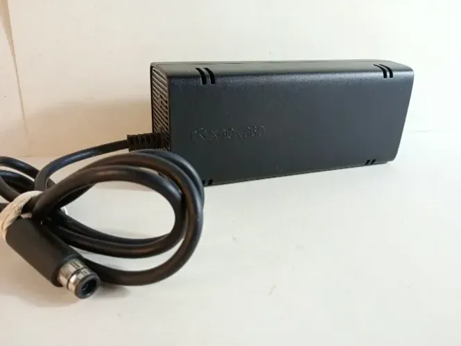 Fonte de Alimentação Original Microsoft para Xbox 360 E Super Slim (Modelo PB-2121-03M1 /
