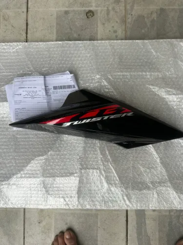 CARENAGEM LATERAL DIRETO CB TWISTER 300f 2024