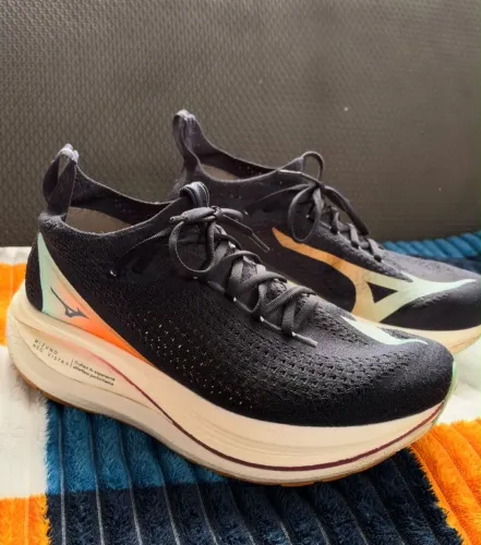 Mizuno Neo Vista 2