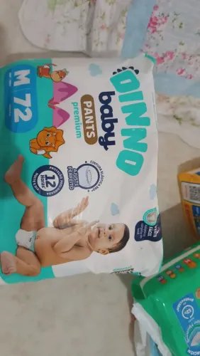 Fraldas descartáveis M