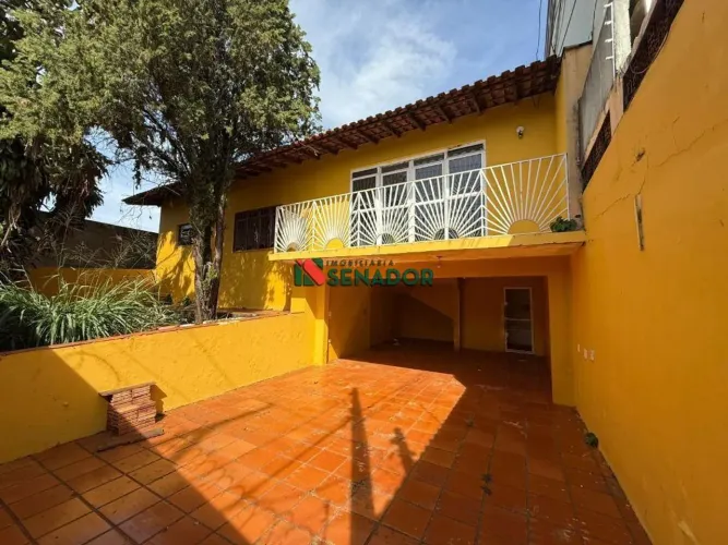 Sobrado à venda em Londrina, Vila Siam, com 4 quartos, com 209.32 m²