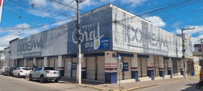 Alugo Excelente prédio no Centro do Crato!