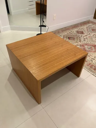 Mesa de centro madeira freijó 70 x 70 cm