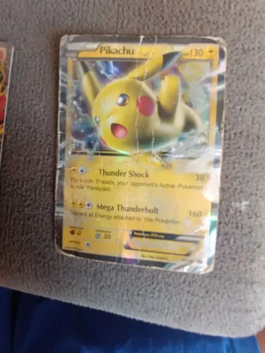 Carta Pokémon Pikachu rara