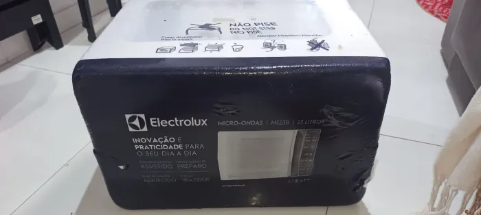 Microondas Electrolux 23L ME23B - NOVO E LACRADO [220V]