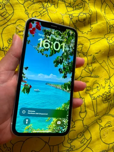 iphone xr em ótimo estado