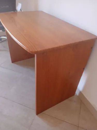 Vendo escrivaninha de madeira