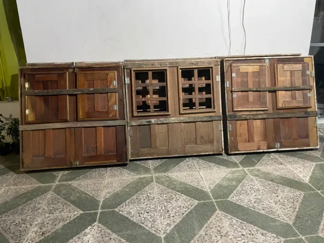 Janela de madeira com forma !