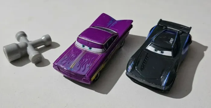 Carrinhos Ramone Wheel Action Drivers e Jackson Storm Cars Disney Pixar Carros Mattel