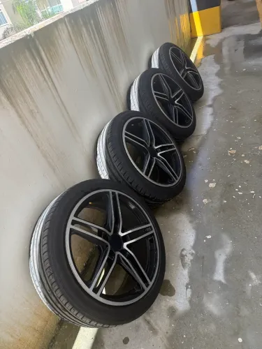 Rodas aro 18 com pneus novos 