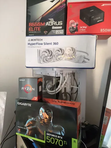 PC gamer com RTX 5070 ti e 64 G de RAM