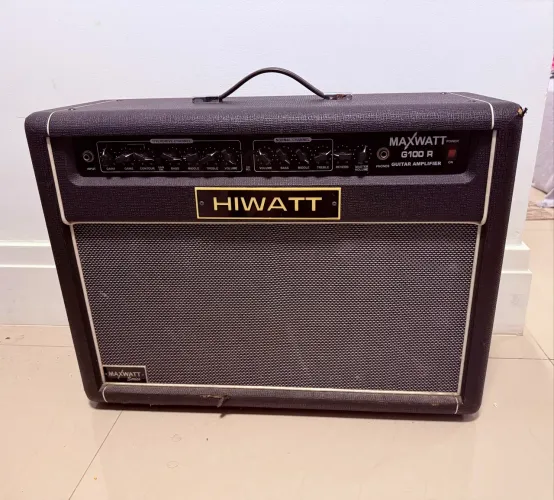 Amplificador Hiwatt Maxwatt G100R 100W para Guitarra