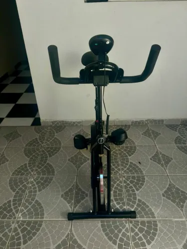 Bicicleta Ergométrica Spinning LucZeng - Excelente Estado