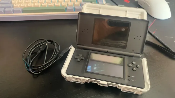 Nintendo DS Lite Preto | Desbloqueado com R4 + Acessórios