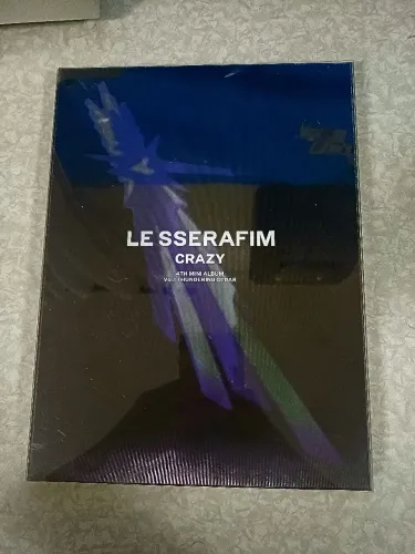 le sserafim crazy photobook album