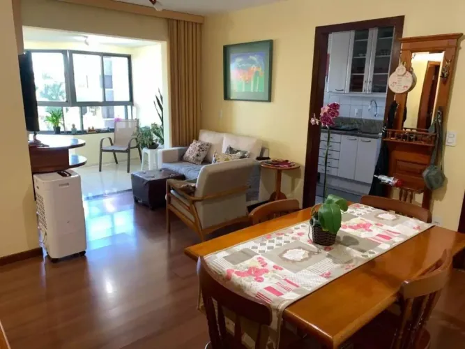 Vendo otimo apartamento na qyadra 105 do Sudoeste