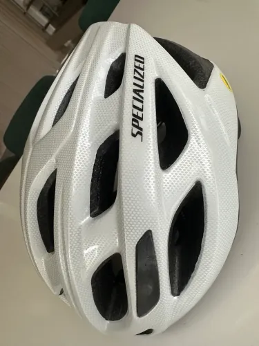 Vendo capacete bike  pouco usado 