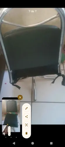 Mesa com quatro cadeiras