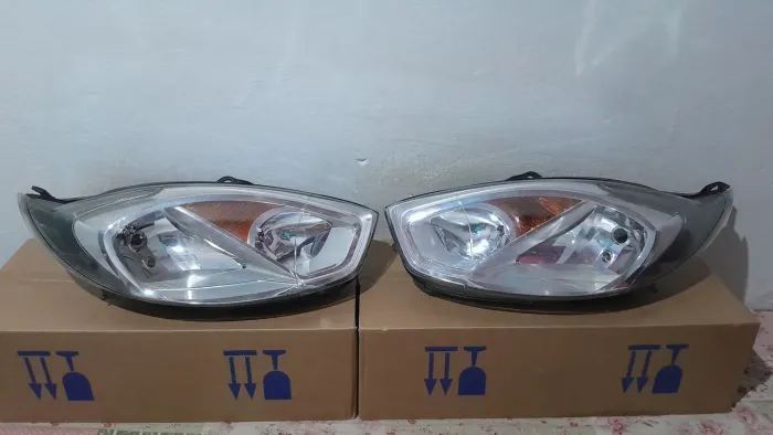 Vendo Par farol fiesta rocam 