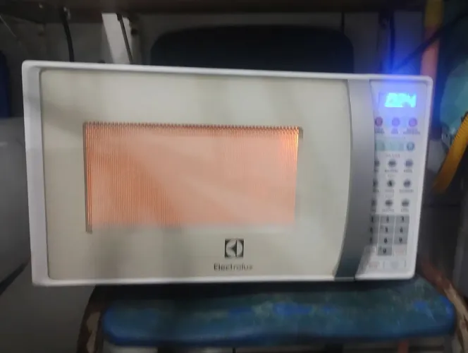 Microondas de 20 l pega tudo diz que ele tá bem