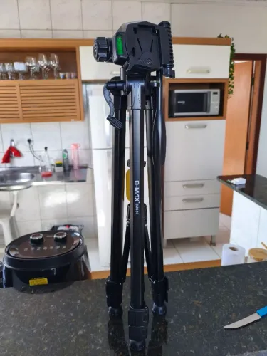 VENDO TRIPÉ PROFISSIONAL B-Max 