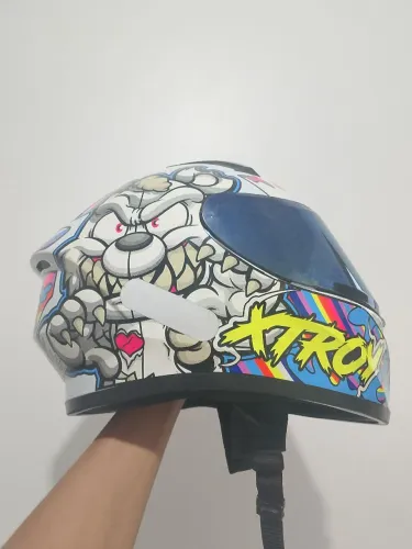 Capacete top