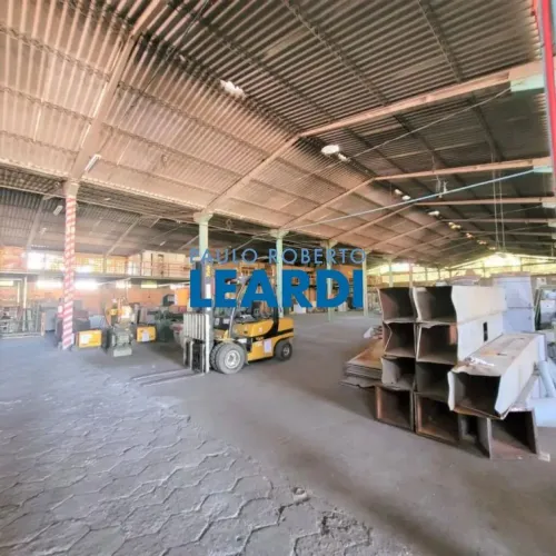 GALPÃO - FUNDOS - SC