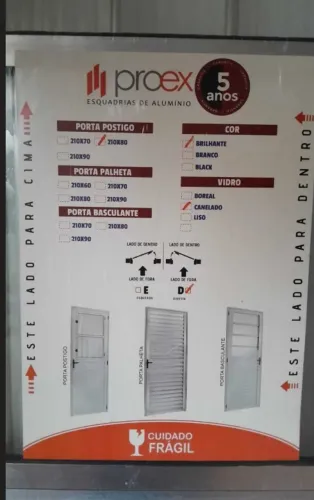 Porta de aluminio 0.80 cm