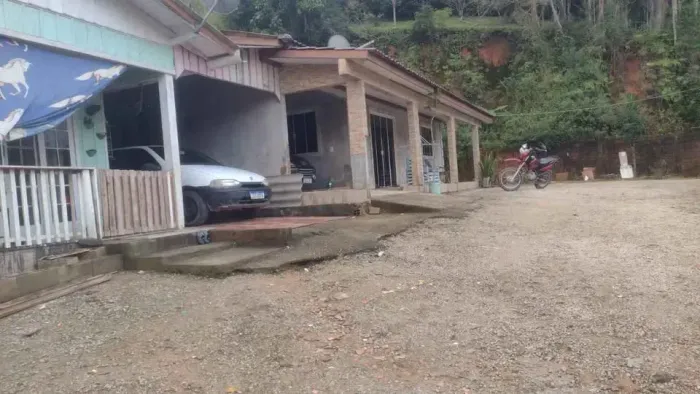Imóvel para venda tem 680.000 metros quadrados com 4 quartos em Área Rural de Biguaçu - Bi