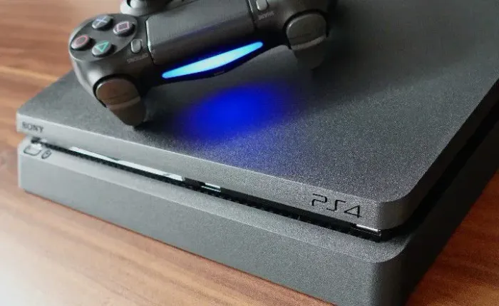PLAYSTATION 4 SLIM= 1 CONTROLE 3 JOGOS DIGITAIS = FC26 EFOOTBALL GTA V