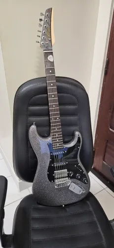 Guitarra com Pedaleira e Pedais