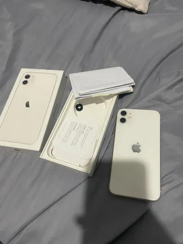 iPhone 11 todo original com nota fiscal de loja, nunca aberto tudo ok bateria 72