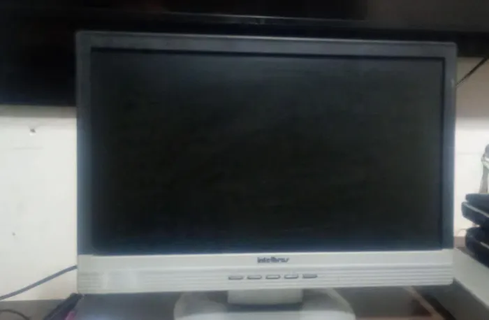 Vendo Monitor Intelbras 17 P