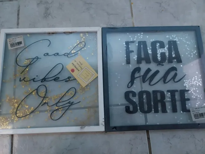 Par de Quadros Decorativos Black & White (25×25) - Vidro e Madeira (Novos/Lacrados)<br>