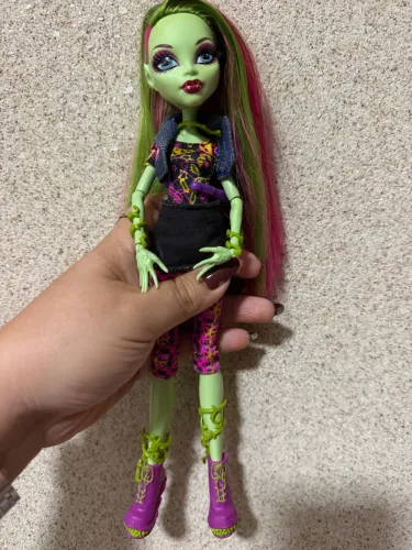 Monster high Vênus básica