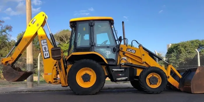 Retroescavadeira JCB 3CX 18/18 - Parcele