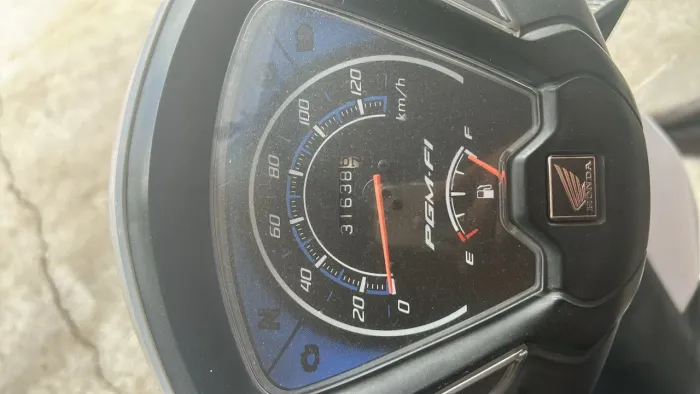 Vende-se Honda biz 110i.