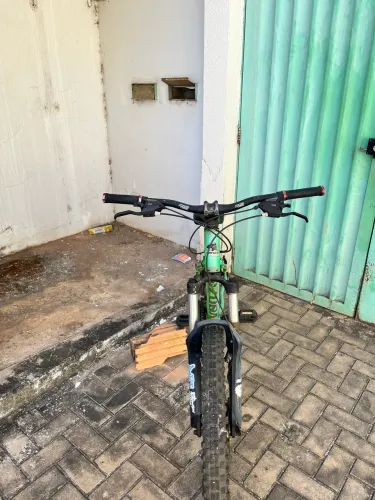 venzo aro 26 com suspensão de dustjump 