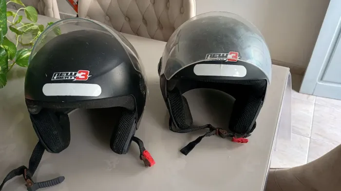 Vendo dois capacetes