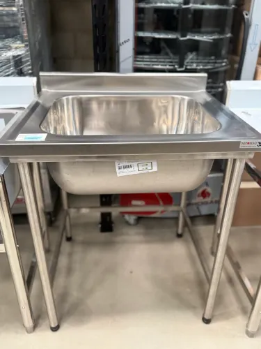 MESA/TANQUE 800x700x900mm COM UMA CUBA 600x500x300mm - COLD AÇO