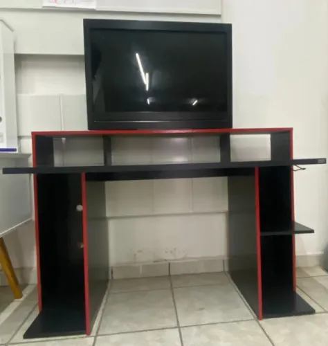 Escrivaninha multifuncional