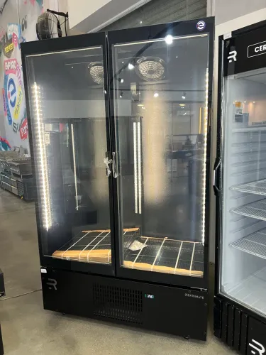 Expositora 2 portas extra frio 1300L - Linha Premium 