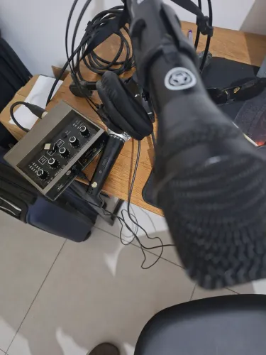 Equipamentos de som para cantar podcast