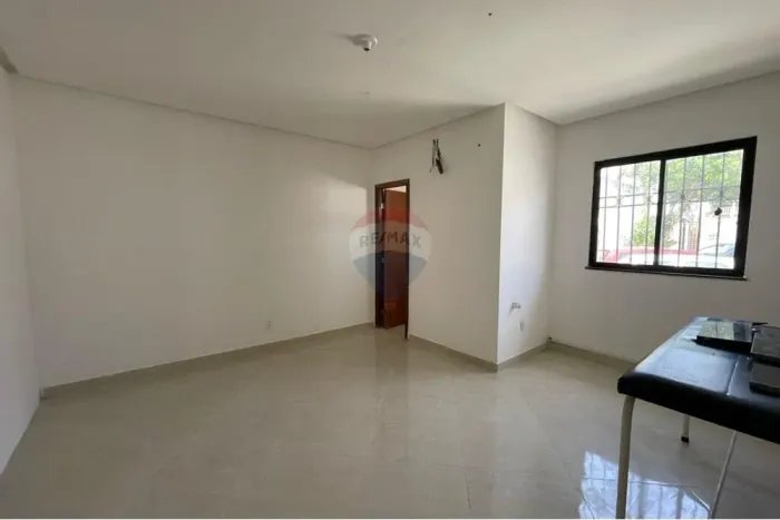 Sala Comercial Itapuã: Aluguel com Preço muito Reduzido!