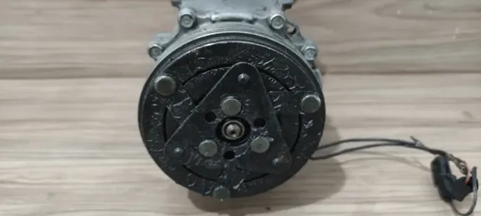 Compressor de Ar Renault Clio Kangoo Symbol Twingo 1.0 12v