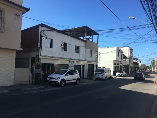 Vendo casa e quitinete. Aceito troca por CARRO Excelente localização! 