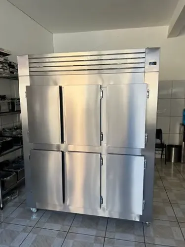GELADEIRA INDUSTRIAL TODA EM AÇO INOX ESCOVADO FORA E BRILHANTE INTERNO, SOB MEDIDA!